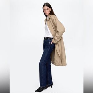 Gap Women's Low Rise '90s Slim Straight Jeans in the Dark Indigo wash